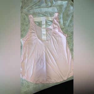 Woman’s Nike tanks size Large